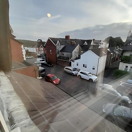 Entire Victoria Park Cardiff Apartment With Free Street Parking Bus 17 And 18 Direct To Cardiff City Centre, Fast Free Wi-Fi מראה חיצוני תמונה