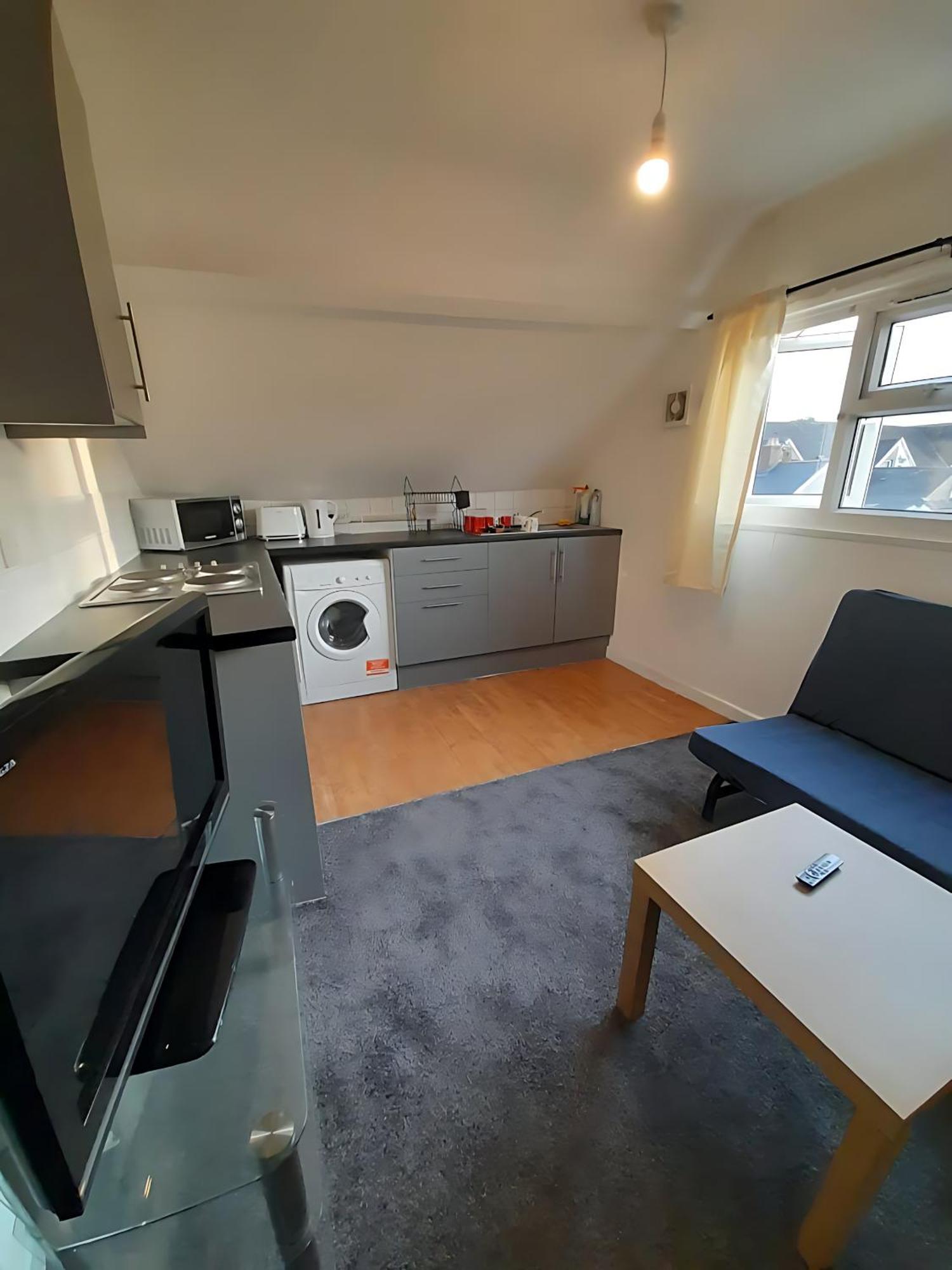 Entire Victoria Park Cardiff Apartment With Free Street Parking Bus 17 And 18 Direct To Cardiff City Centre, Fast Free Wi-Fi מראה חיצוני תמונה